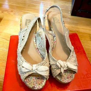 Very cute 4 inch wedges